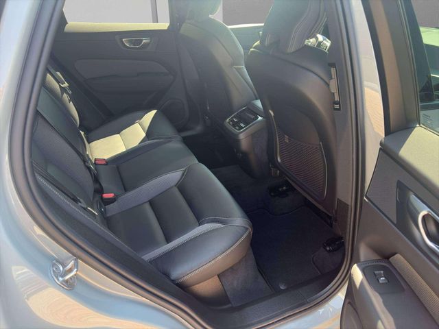 Volvo XC60 Ultra Black Edition AWD