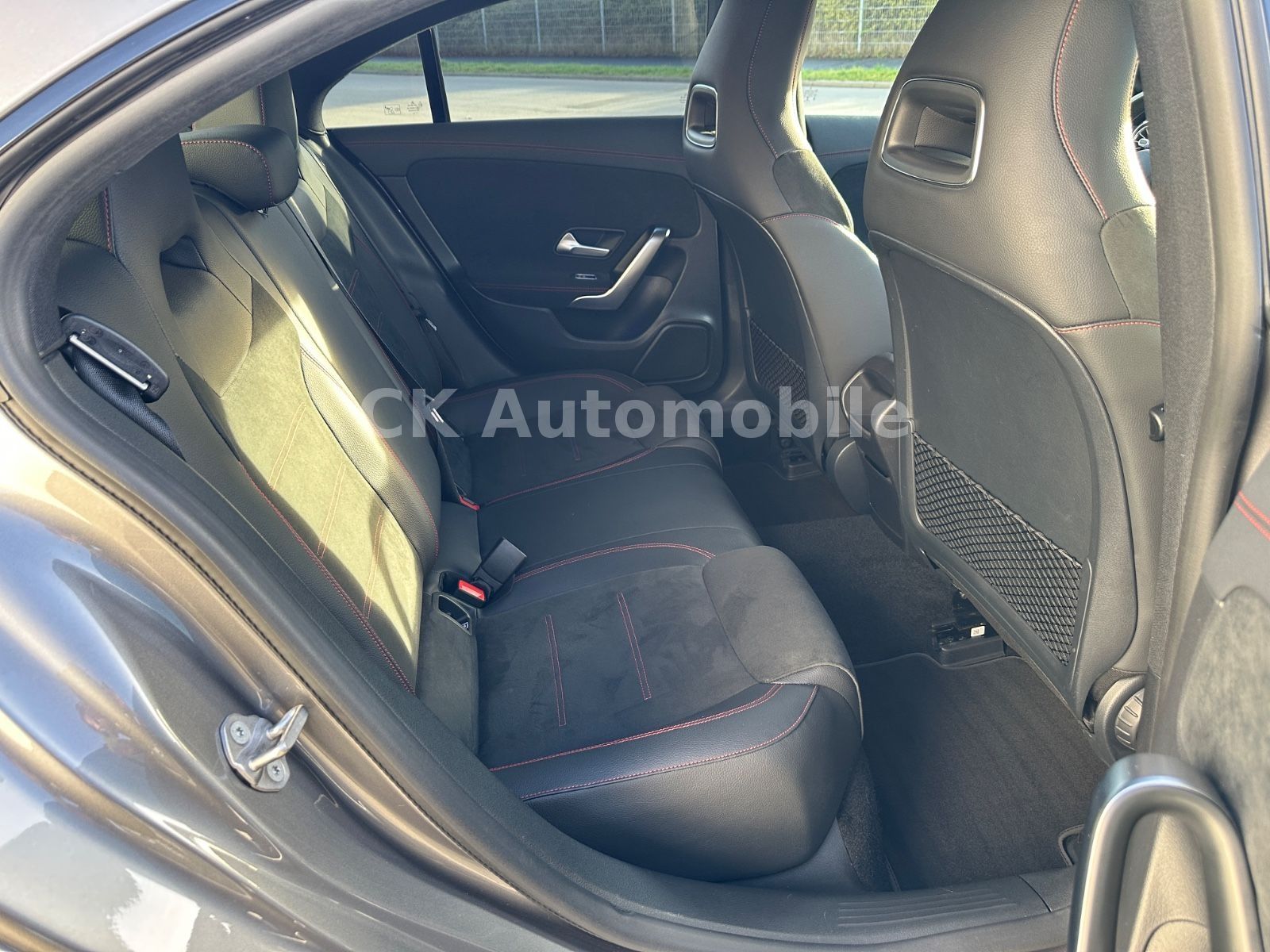 Fahrzeugabbildung Mercedes-Benz CLA 200 AMG-Line/Night-Paket/Navi/LED/AHK