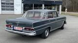 Mercedes-Benz 300 SE Königsflosse - Mercedes-Benz 300 Oldtimer mit Benzin-Antrieb: Limousine