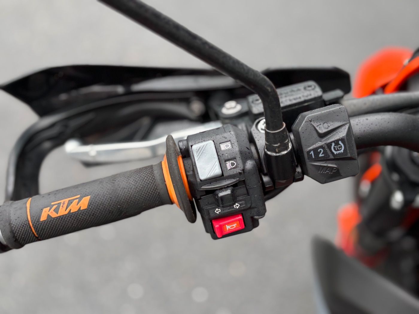 Fahrzeugabbildung KTM 690 SMC-R 2022 A2 Arrow Endschalldämpfer