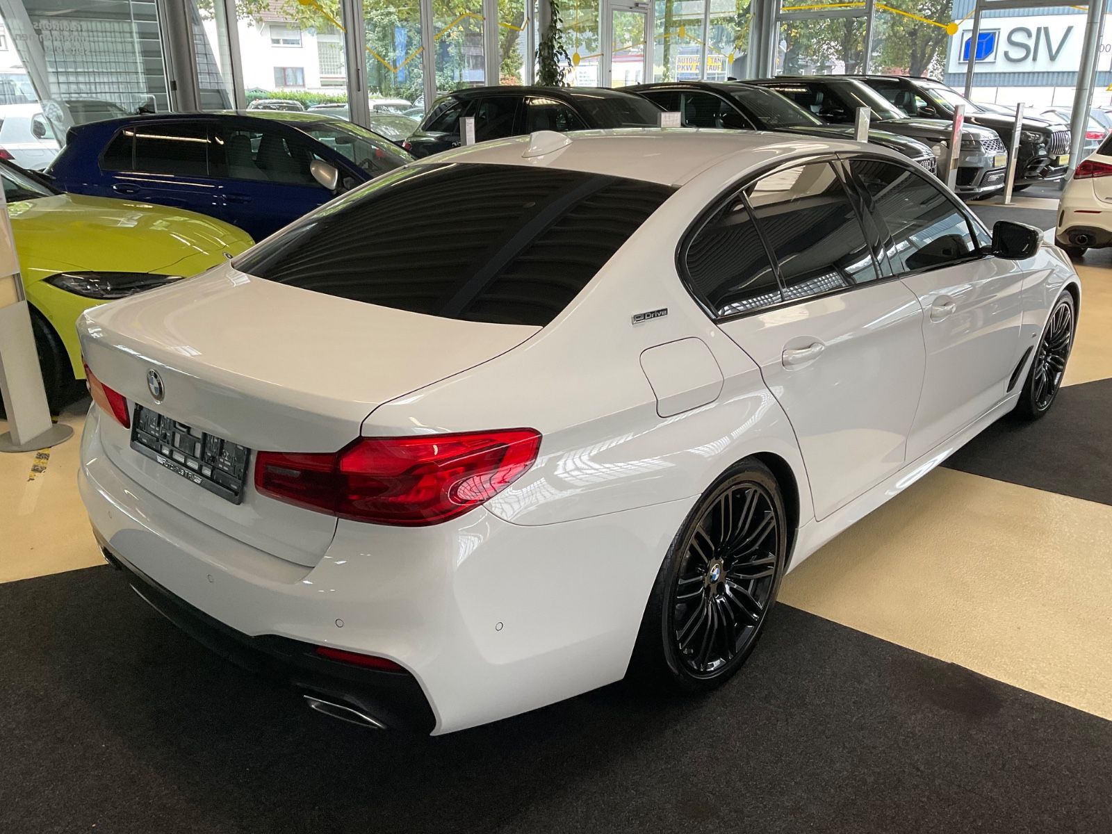 Fahrzeugabbildung BMW 530 e M Sport*Head-Up Display