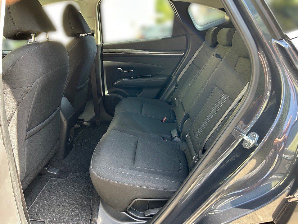 Fahrzeugabbildung Hyundai TUCSON PHEV 1.6T 6AT 4WD TREND 1HD GARANTIE07/27