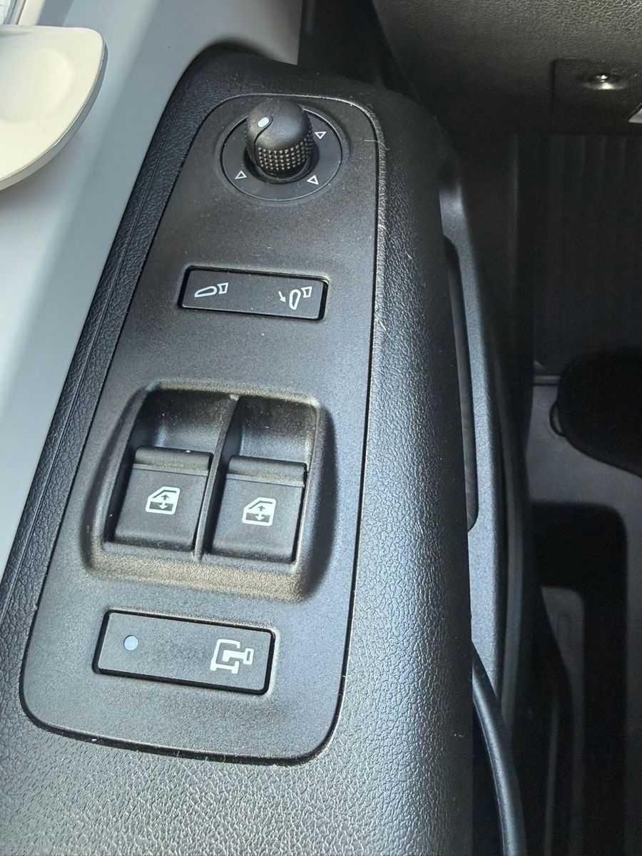 Fahrzeugabbildung Karmann Dexter DE 600 Automatik  160 PS