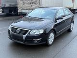 Volkswagen VW Passat 1.6 1 HAND AUTOMATIK GETRIEBE - Volkswagen Passat: Getriebe