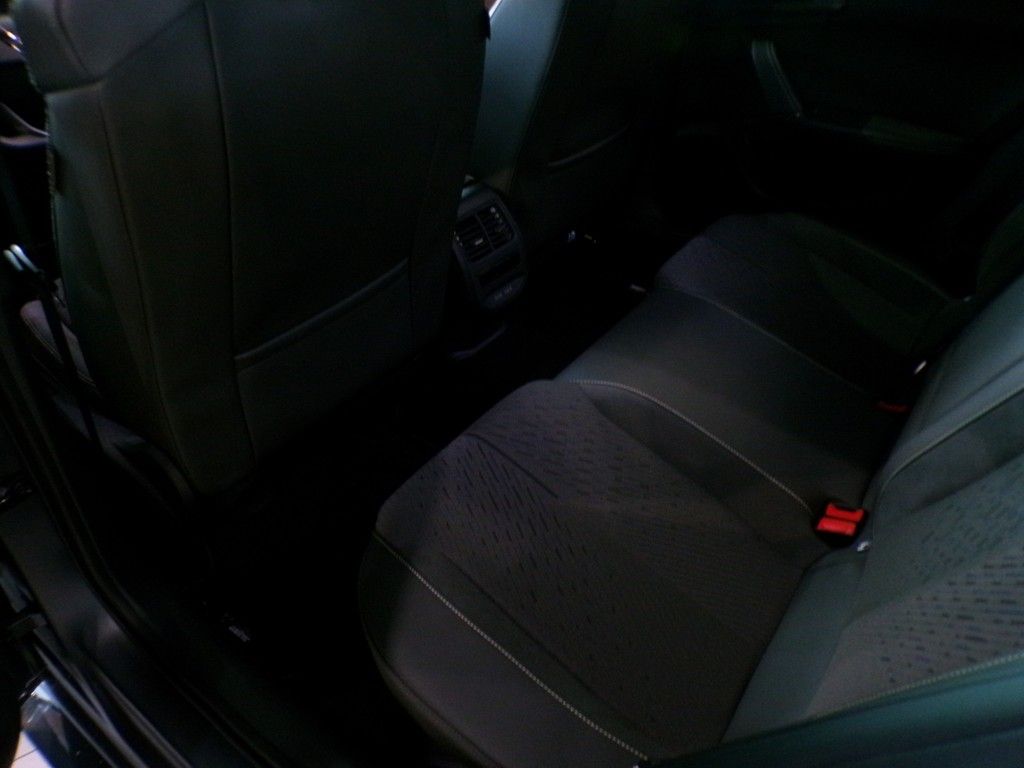 Fahrzeugabbildung SEAT Leon SportstourerVZ 2.0 TSI DSG 4Drive Tribe Edi