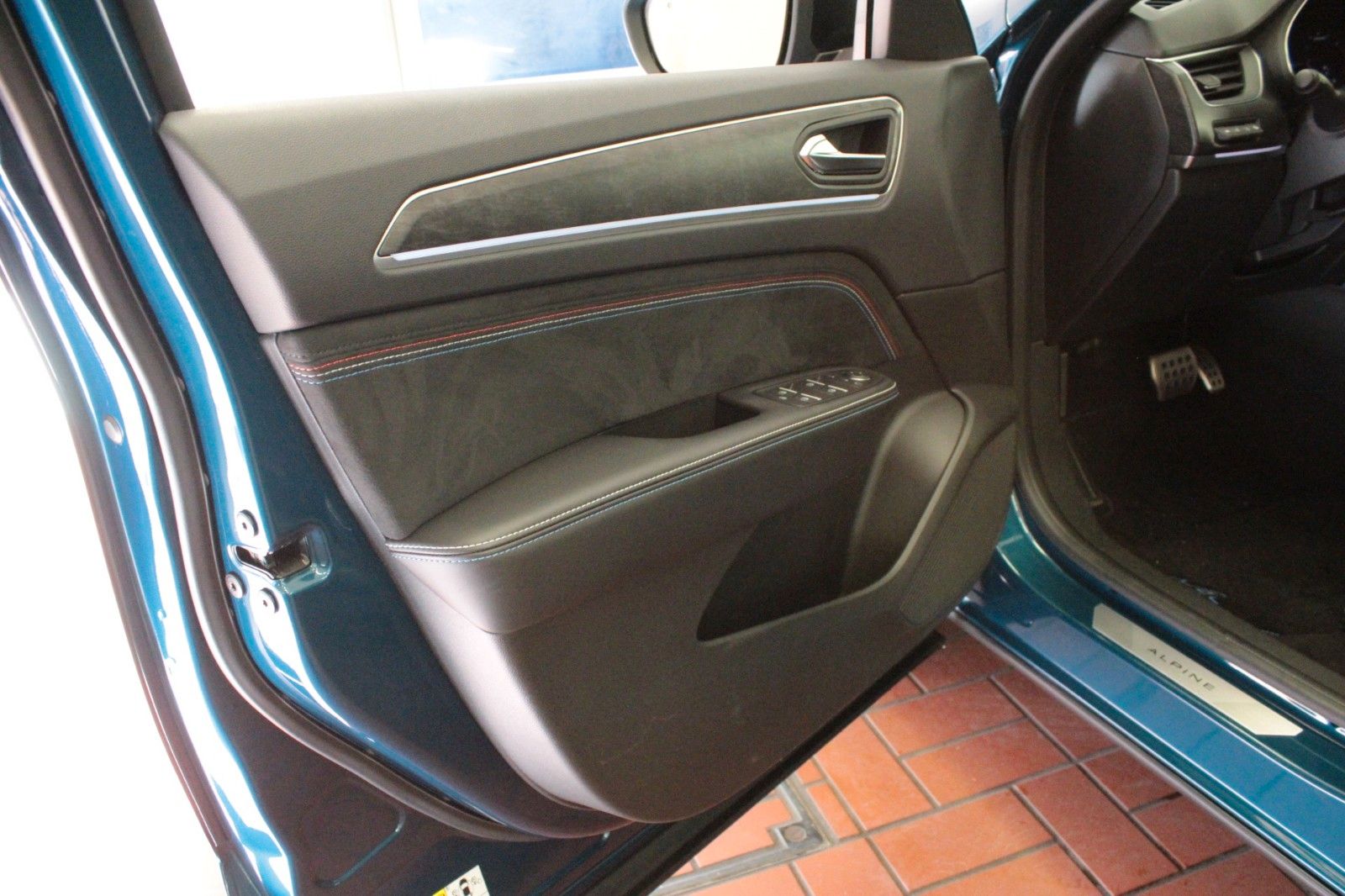 Fahrzeugabbildung Renault Arkana Mild Hybrid 160 EDC Esprit Alpine*15059*