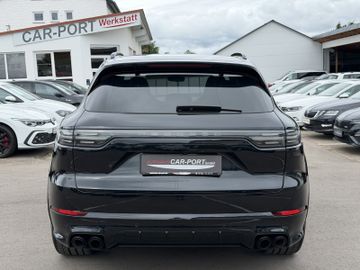 Porsche Cayenne - 10