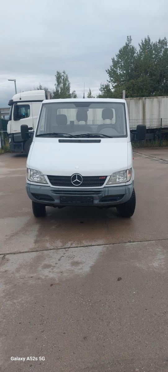 Mercedes-Benz SPRINTER 4×4 ALLRAD