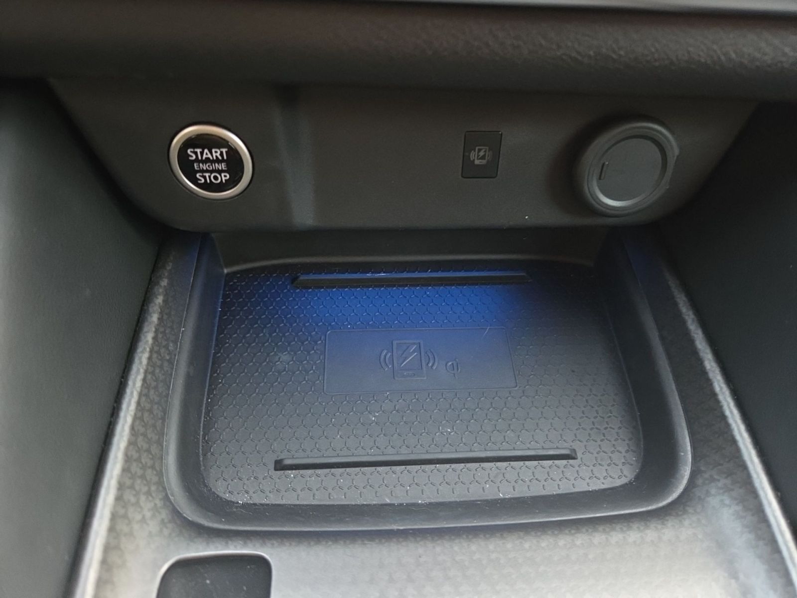 Fahrzeugabbildung Nissan Qashqai 1.3 DIG-T MHEV N-Connecta 158 PS Autom.