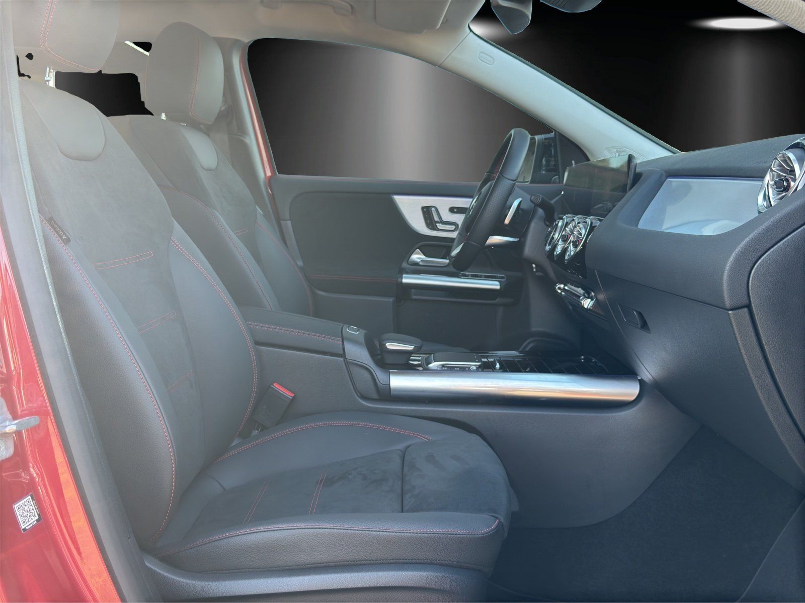Fahrzeugabbildung Mercedes-Benz GLA 250 4M AMG Memo DISTRO KeyGo AHK Business AR