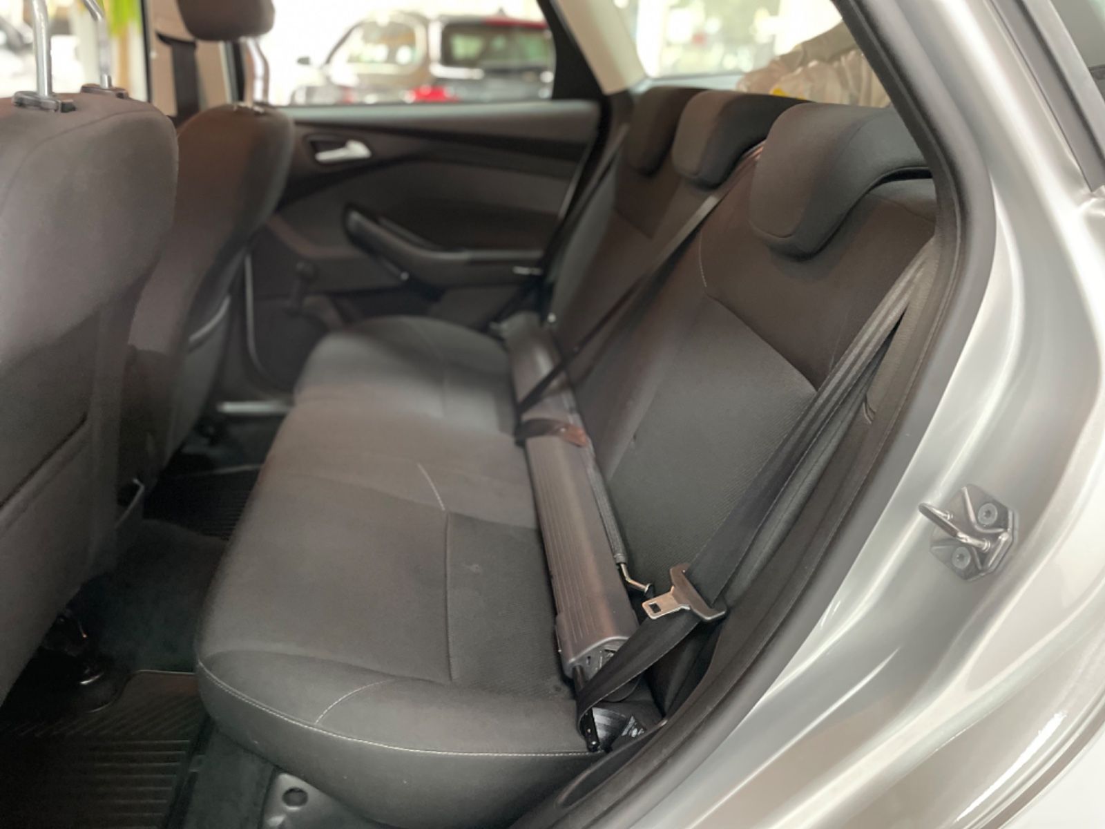 Fahrzeugabbildung Ford Focus Turnier Business Navi PDC