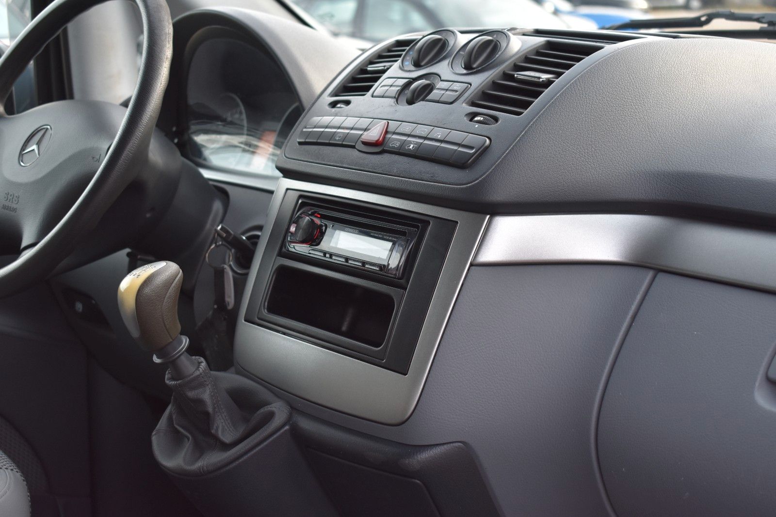 Fahrzeugabbildung Mercedes-Benz Viano 2.2 CDI extralang KLIMA/PDC/AHK/6 Sitze