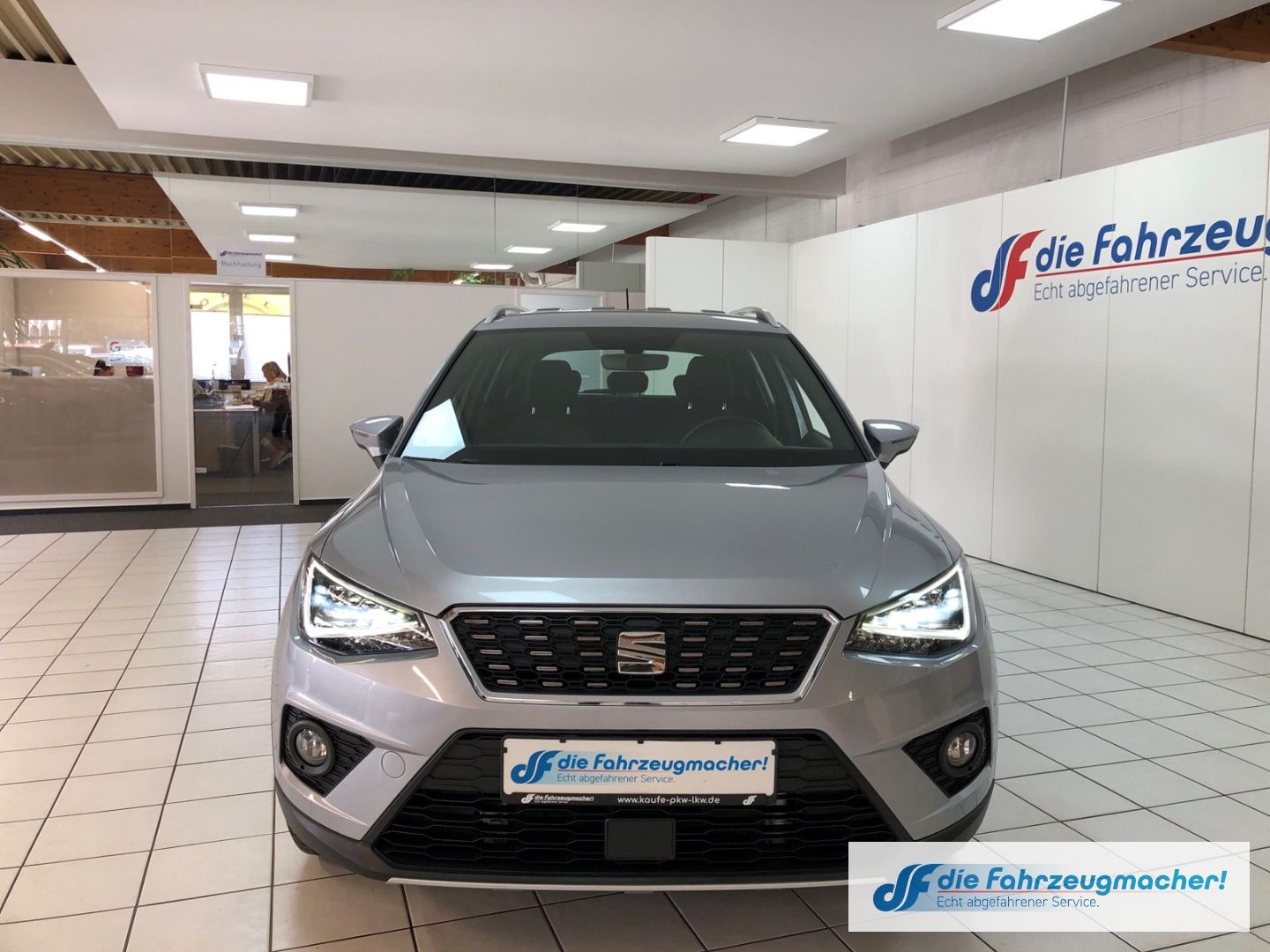 Fahrzeugabbildung SEAT Arona Xcellence 1.0 TSI LED CarPlay Automatik*