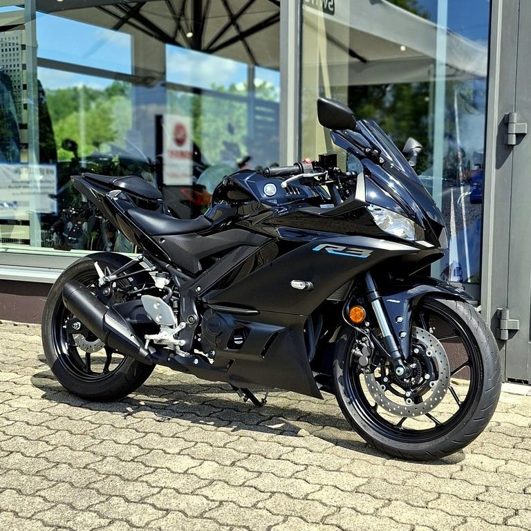 Yamaha R3 