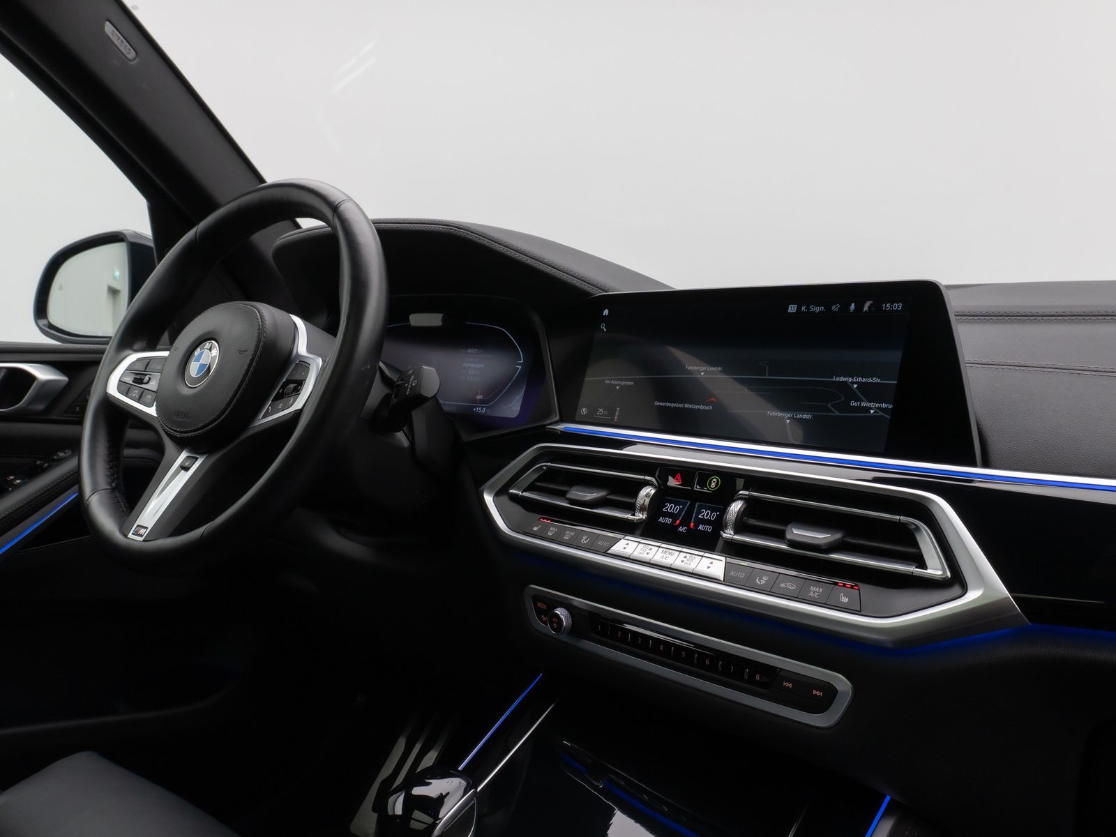 Fahrzeugabbildung BMW X5 xD30d M Sport Panorama 360°Laser HUD DAB HiFi