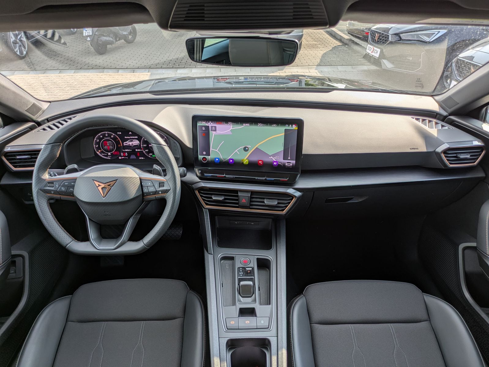 Fahrzeugabbildung CUPRA Leon 1.5 eTSI DSG MATRIX-LED*ACC*AHK*KAMERA*18"