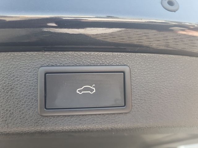 Fahrzeugabbildung SKODA Kodiaq 1.5 TSI DSG Clever NAVI MATRIX-LED