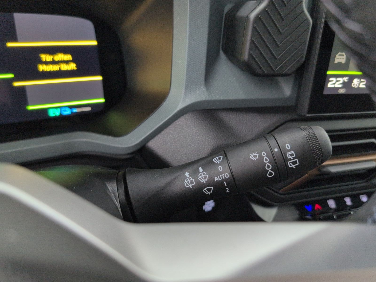 DACIA Bigster Extreme Hybrid 155 Zweifarblackierung – Bild 39