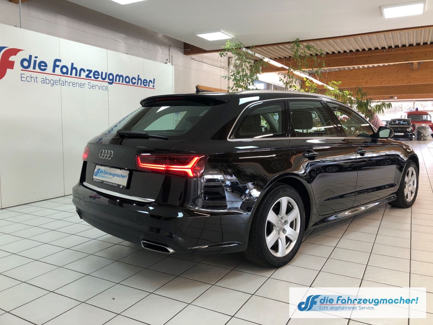 Fahrzeugabbildung Audi A6 Avant 2.0 TDI ultra Navi Bi-Xenon El. Heckkla