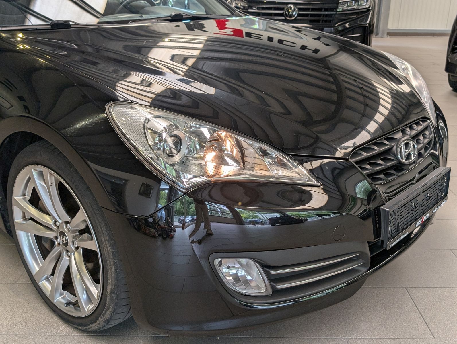 Fahrzeugabbildung Hyundai Genesis Coupe 3.8 V6 Automatik SHz PDC Smart-Key