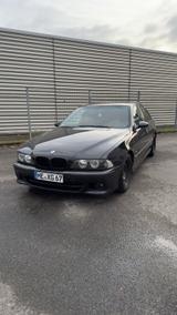 BMW E39 520i - M Paket ab Werk - BMW 520 aus 2000: 520i