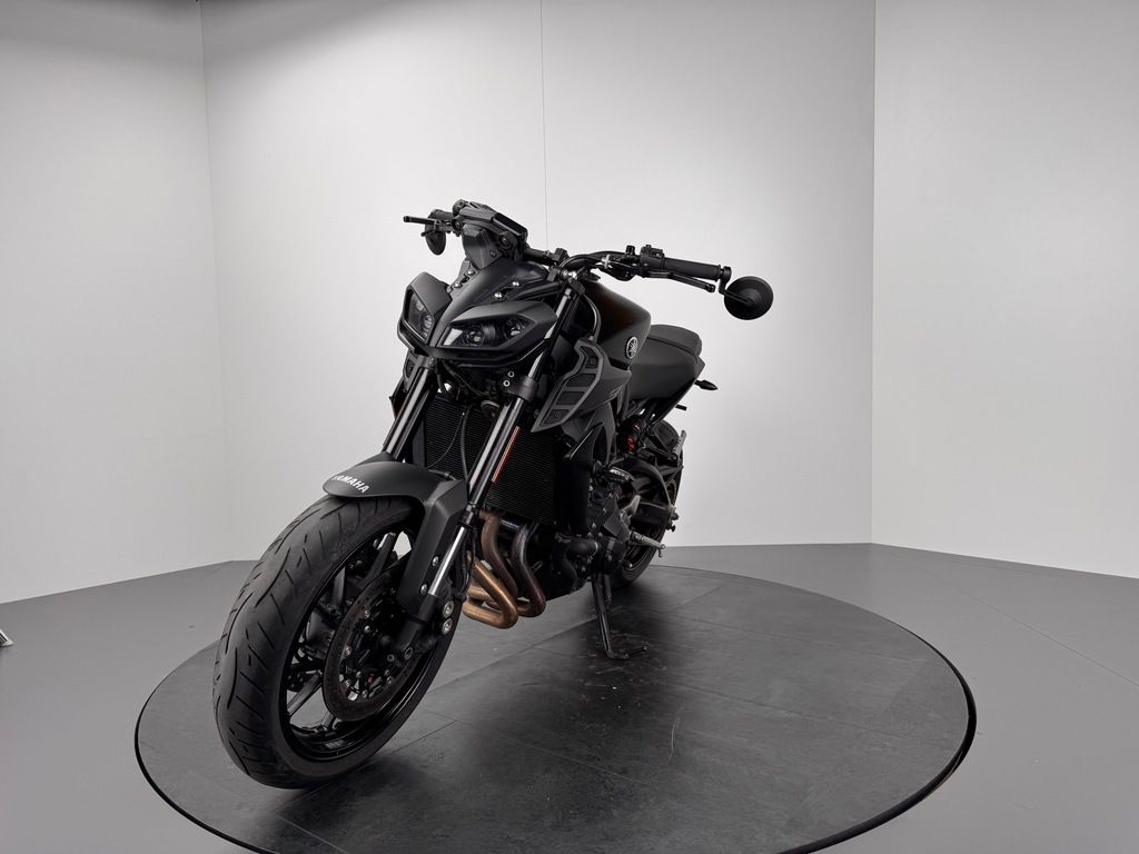 Fahrzeugabbildung Yamaha MT-09 *IXIL-ABGASANLAGE *WILBERS FEDERBEIN