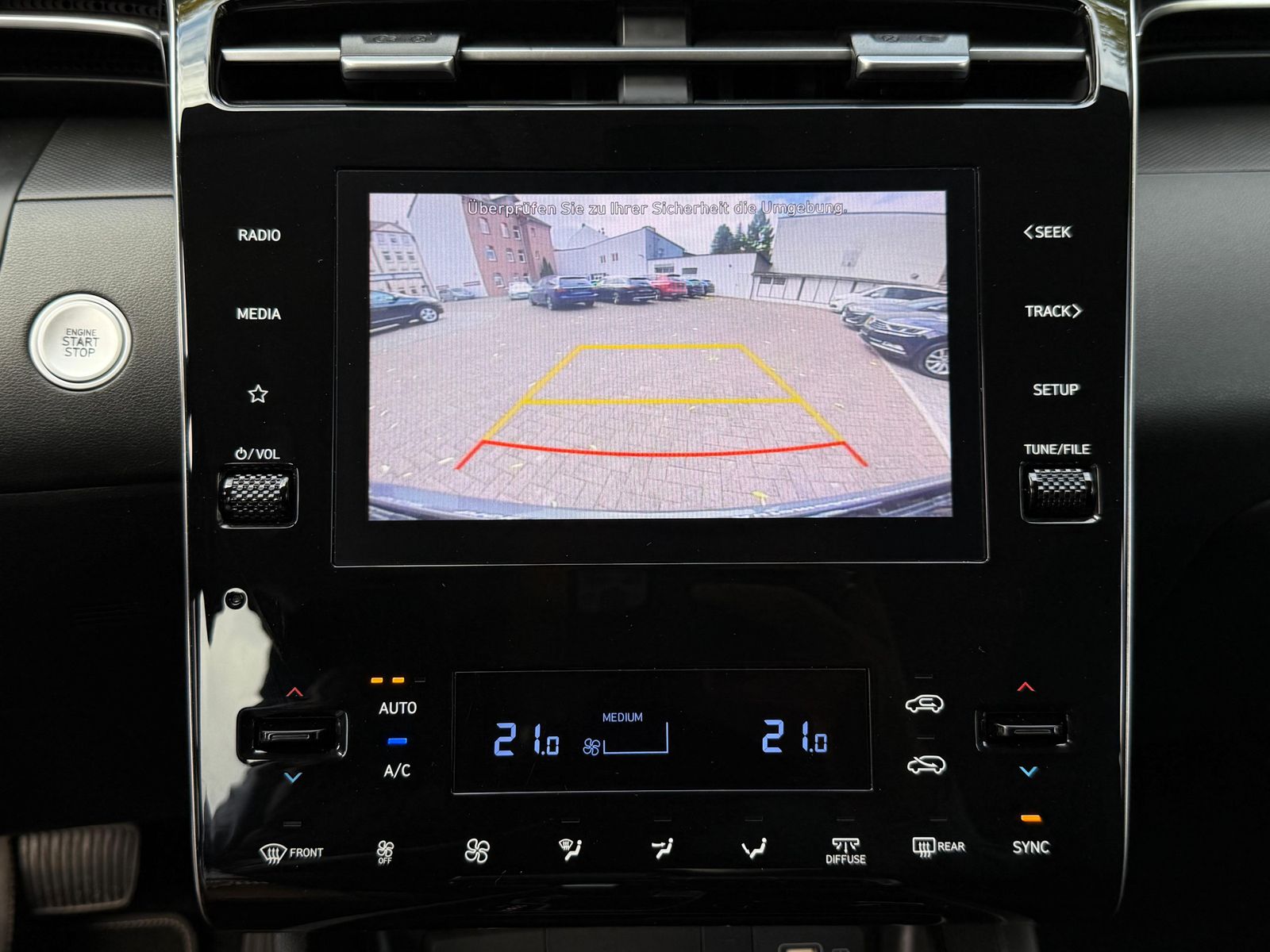 Fahrzeugabbildung Hyundai Tucson 1.6 T-GDI DCT 2WD LED+SHZ+KAM+CARPLAY+DAB