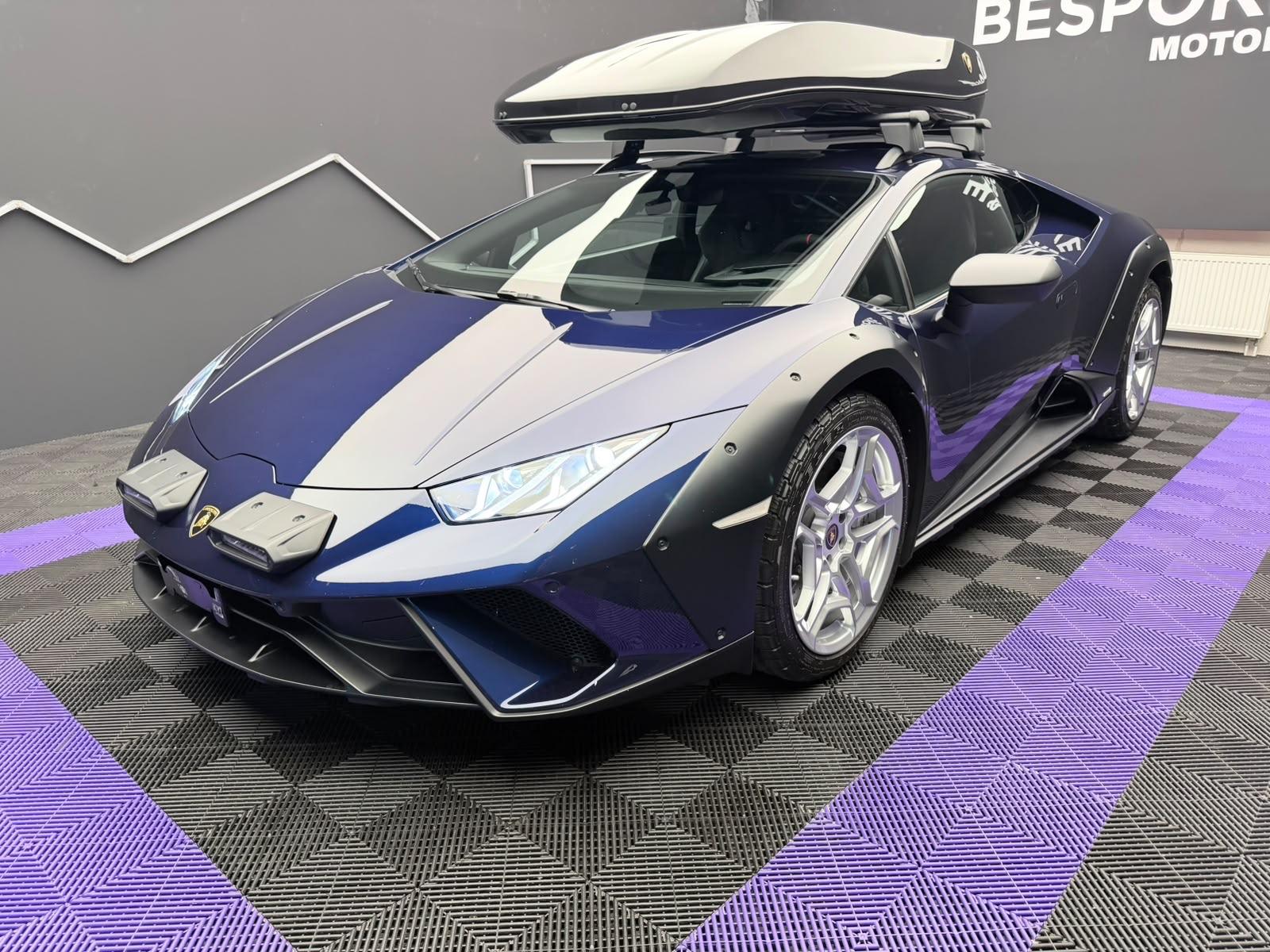 Lamborghini Huracán Sterrato- 1of1499- Lamborghini roof box