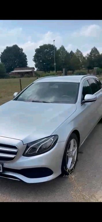 Image of Mercedes-Benz E 220