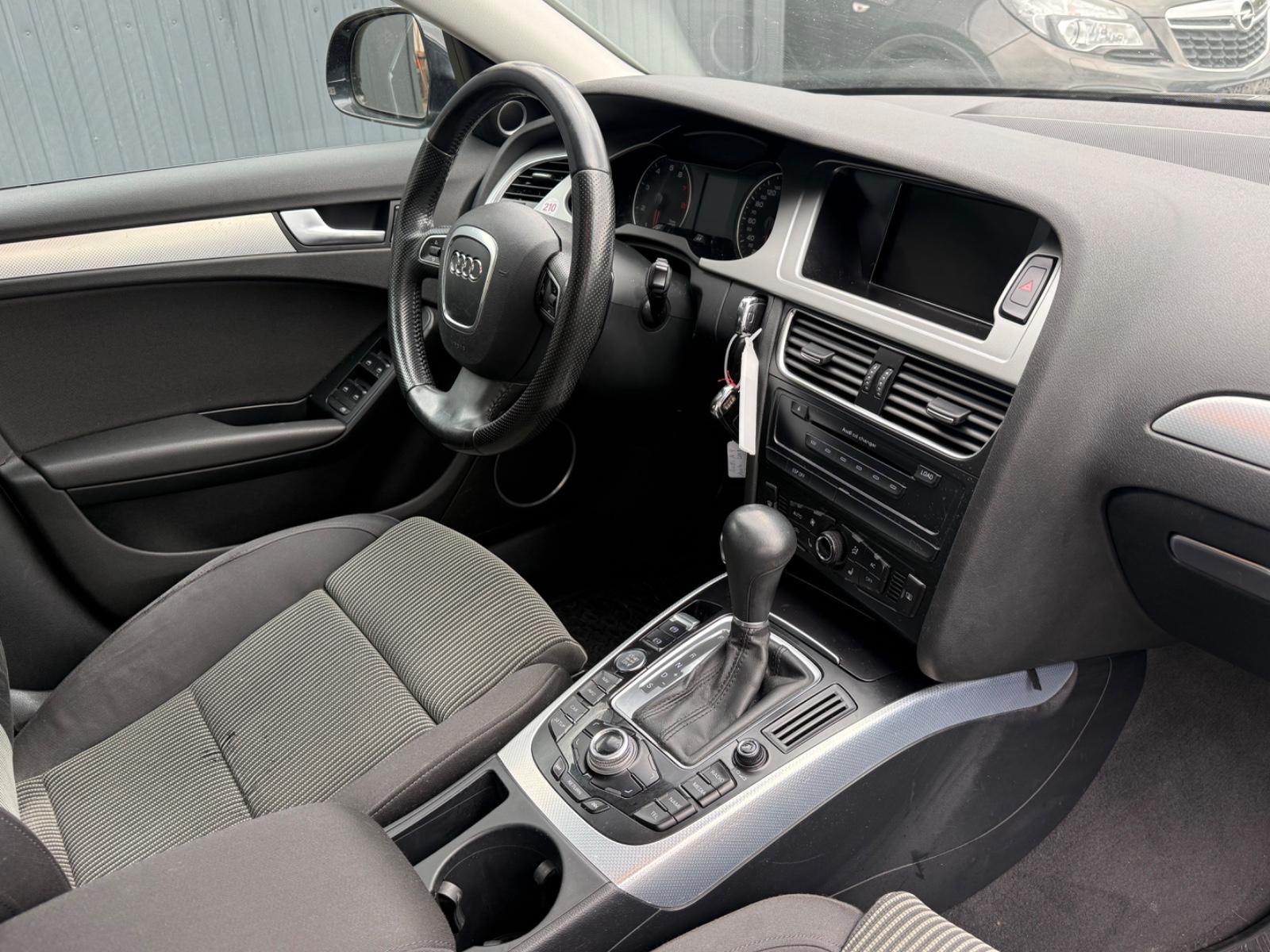 Audi A4 2008 — photo 12