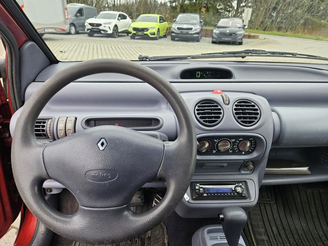 Fahrzeugabbildung Renault Twingo Automatik Verkauf nur an Händler Gewerbe!