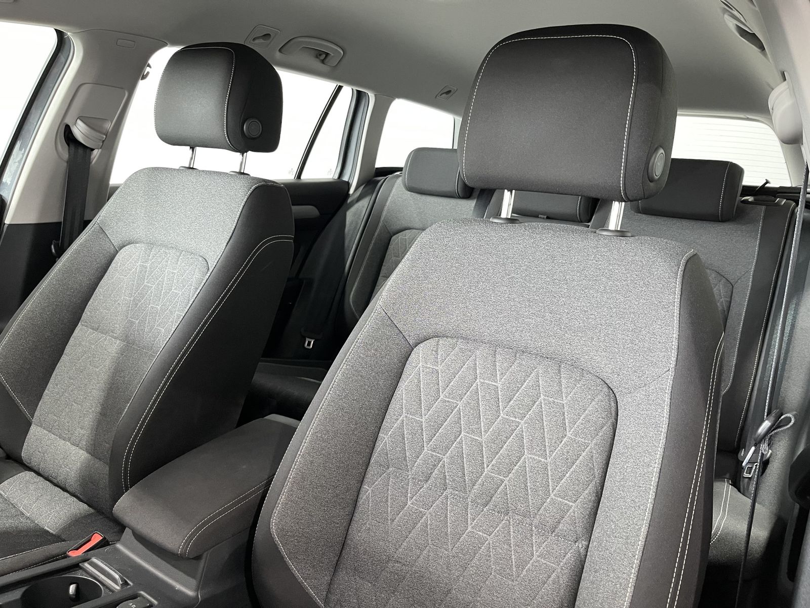 Fahrzeugabbildung Volkswagen Passat Variant Business 1.5 TSI*LED*Navi*Cam*