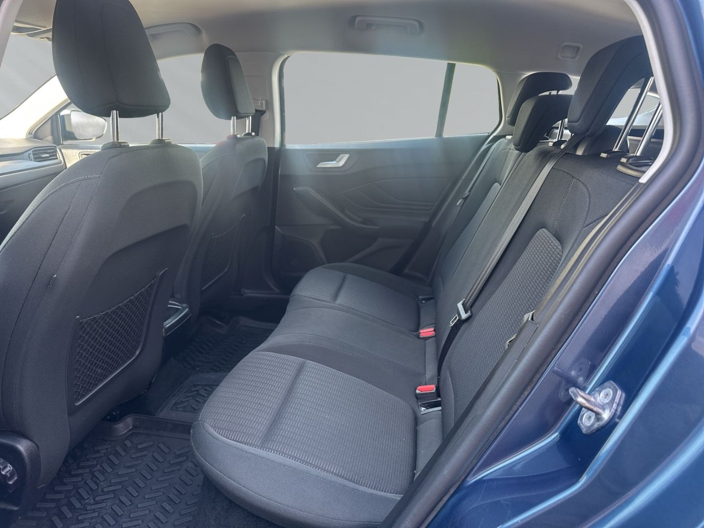 Fahrzeugabbildung Ford Focus Turnier + Sitzheizung +Lenkradheizung +Spu