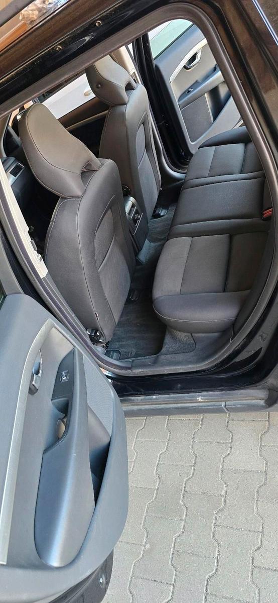 Volvo V70 2009 — photo 15