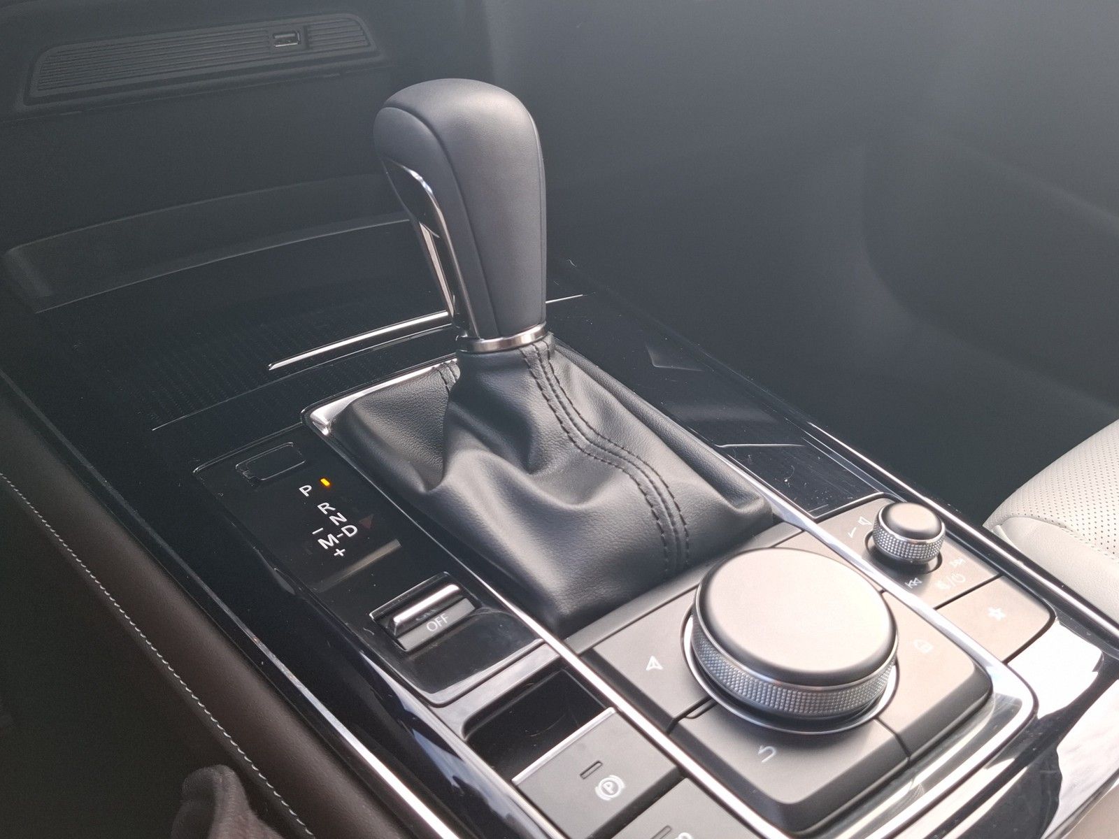 MAZDA CX-30 Selection 2.0 AWD AUTOMATIK / LEDER / MATR - Image 14