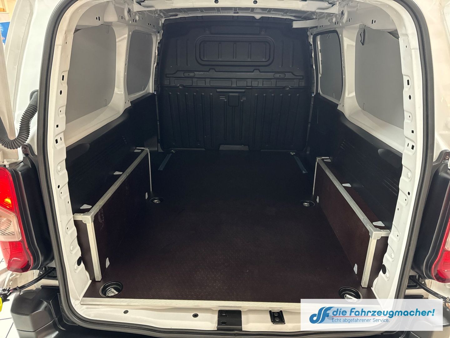 Fahrzeugabbildung Opel Combo E Cargo - e Edition XL Apple CarPlay Andro