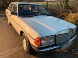 Mercedes-Benz Mercedes W123 200 Benziner - Mercedes-Benz 200 in Hamburg
