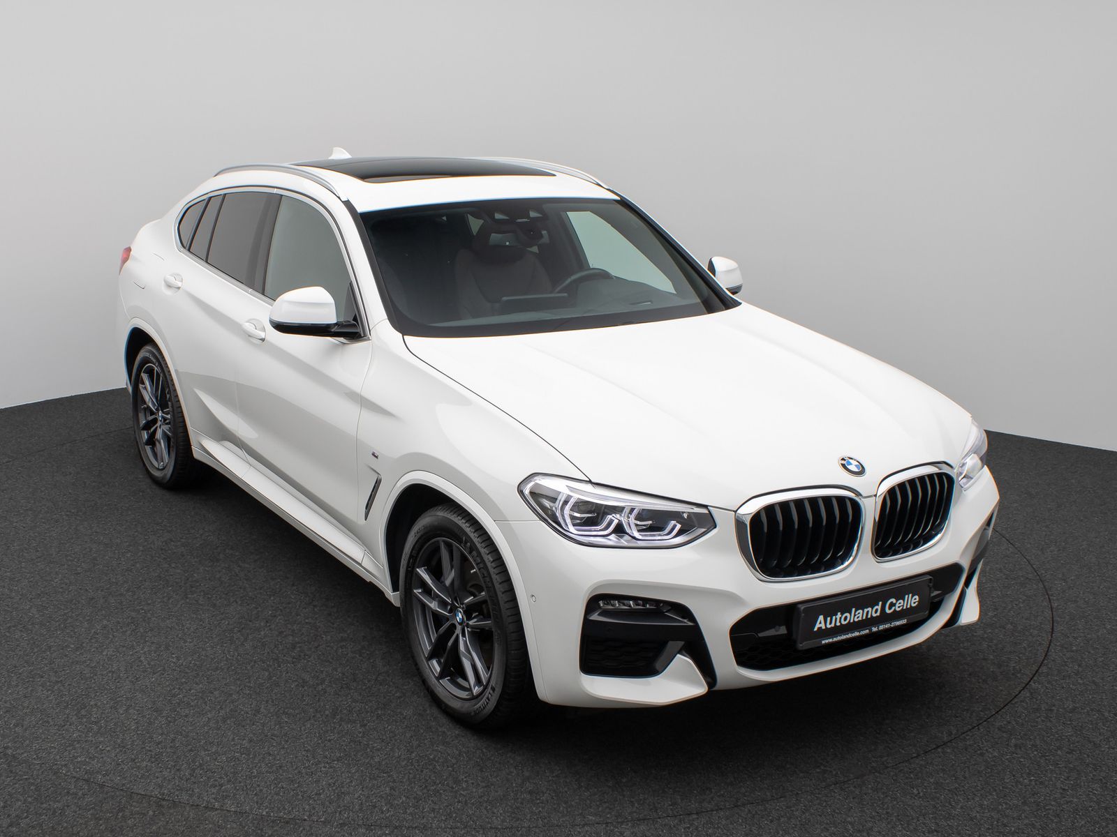 Fahrzeugabbildung BMW X4 xD30d M Sport Kamera Panoram HUD DAB HiFi AHK