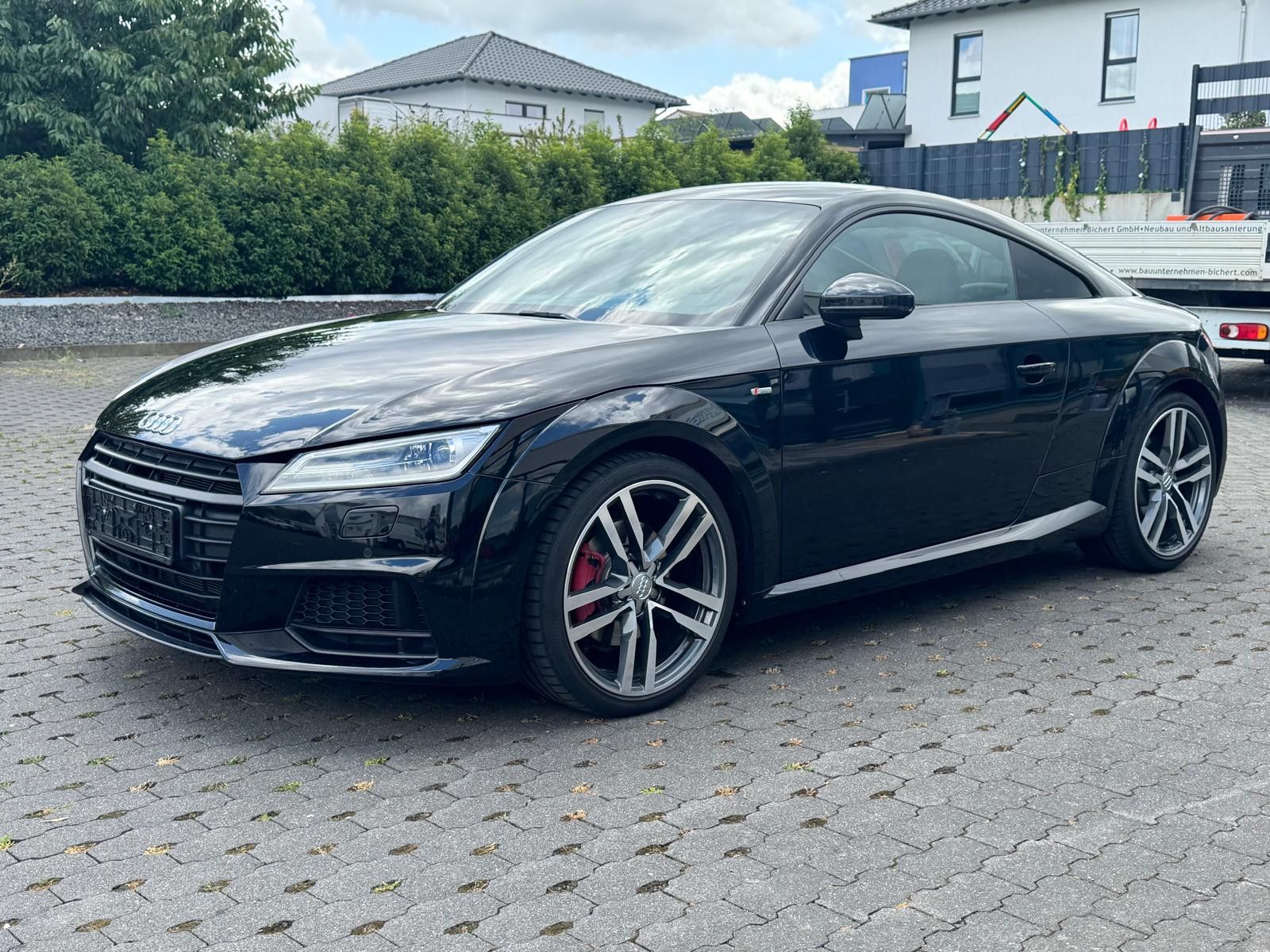Fahrzeugabbildung Audi TT Coupe 2.0 TFSI S-Line VIRTUAL+XENO+SHZ+PDC+