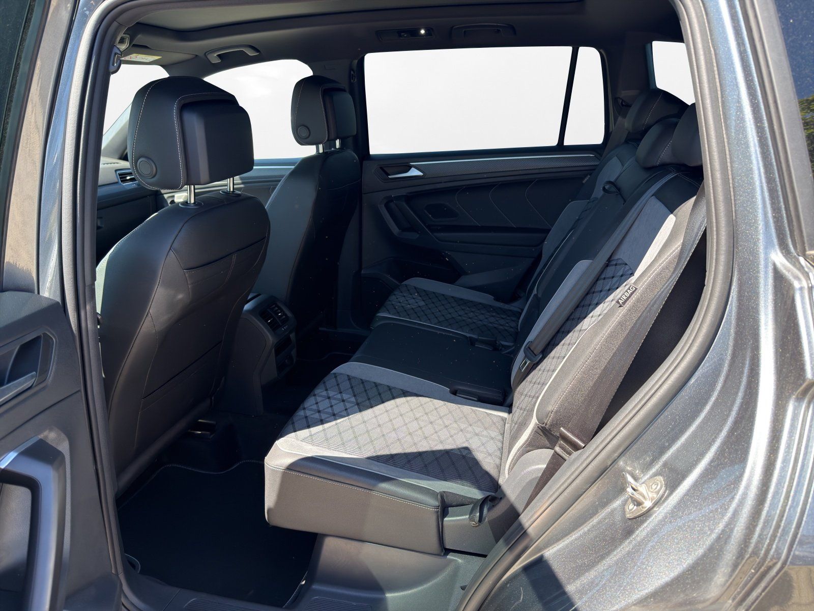 Volkswagen Tiguan Allspace 2.0 TSI DSG 4MOTION R-Line | AHK foto 11