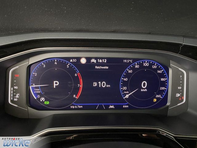 Polo 1.0 TSI DSG R-Line NAVI KLIMA REAR VIEW PDC