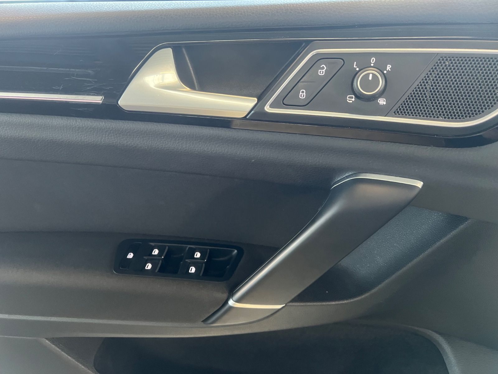 Fahrzeugabbildung Volkswagen Golf Sportsvan 1.4 TSI DSG Highline