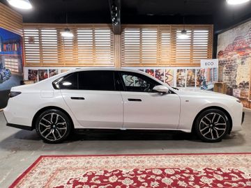 BMW 750 - 4