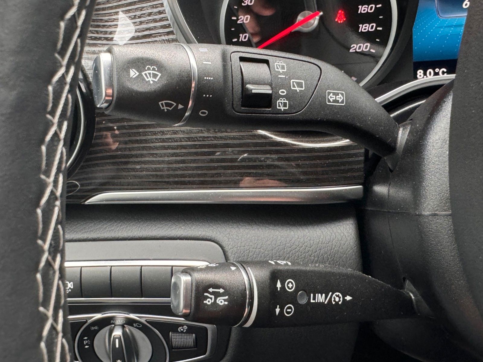 Fahrzeugabbildung Mercedes-Benz EQV 300 AVANTGARDE 360Kamera DISTRONIC Leder