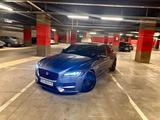 Jaguar XF 35t 340PS R-Sport Automatik R-Sport - Jaguar XF R mit Benzin-Antrieb