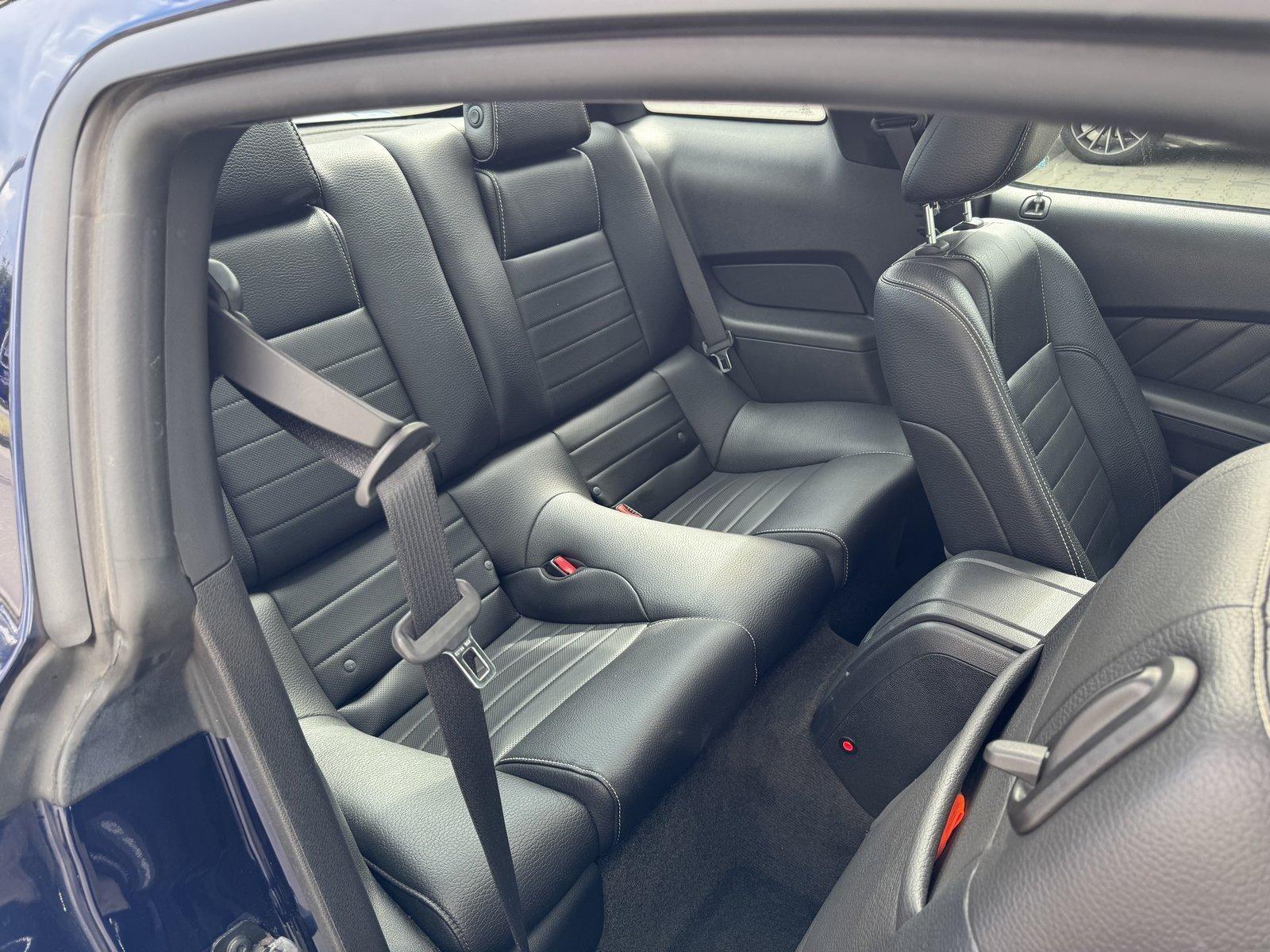 Ford Mustang GT Premium Coupe Schalter Carfax Leder