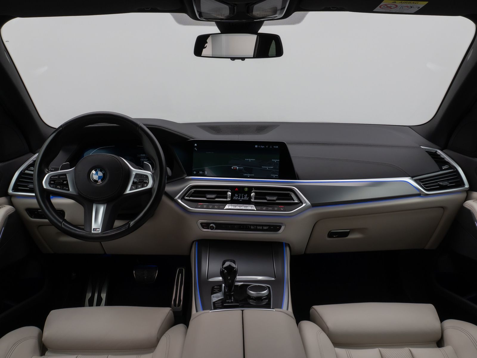Fahrzeugabbildung BMW X5 xD30d M Sport Kamera HUD DAB HiFi Komfort 20"
