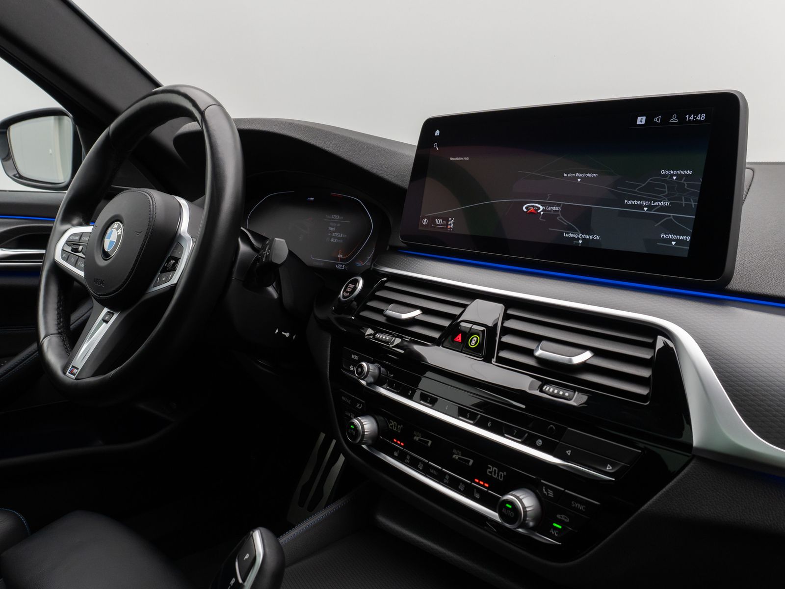 Fahrzeugabbildung BMW 540i xD M Sport Panorama DAB H/K DispKey 19Zoll
