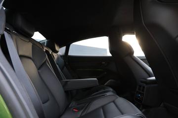 صورة مصغرة 30 لـ 2020 Porsche TAYCAN