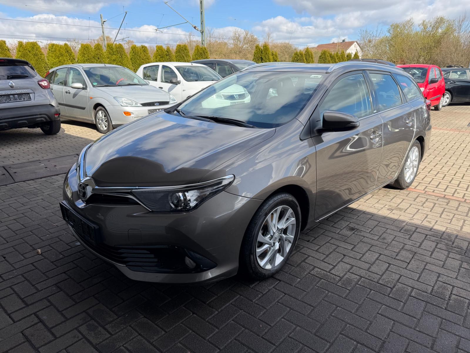Toyota Auris Touring Sports Edition-1. Hd. Motorschaden